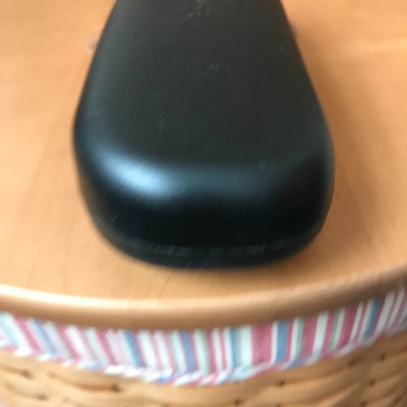 Carrera Black Clam Shell Eyeglass/Sunglass Case - Picture 3 of 4